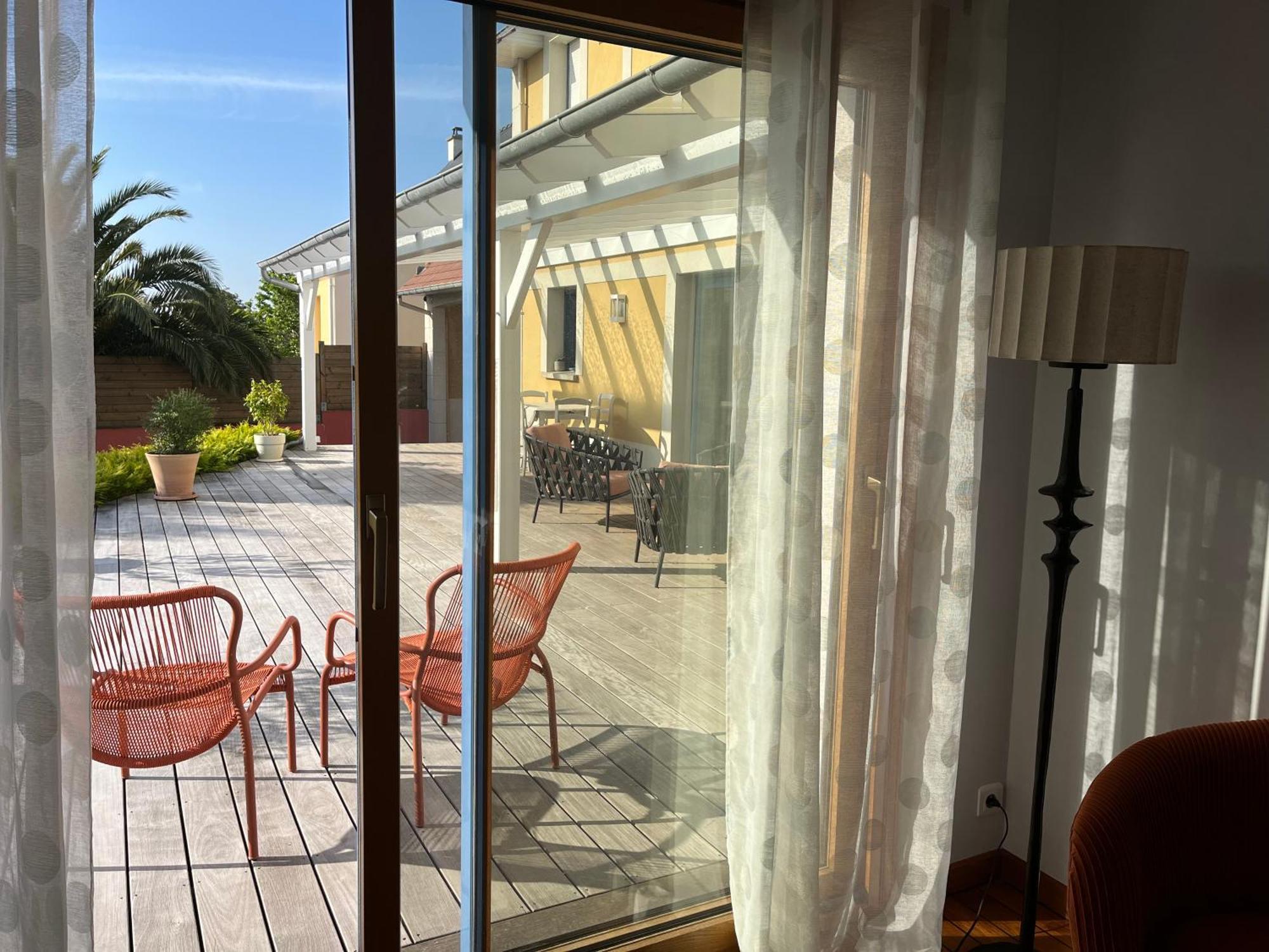 Le Clos Du Lupin Saint-Coulomb Exteriör bild